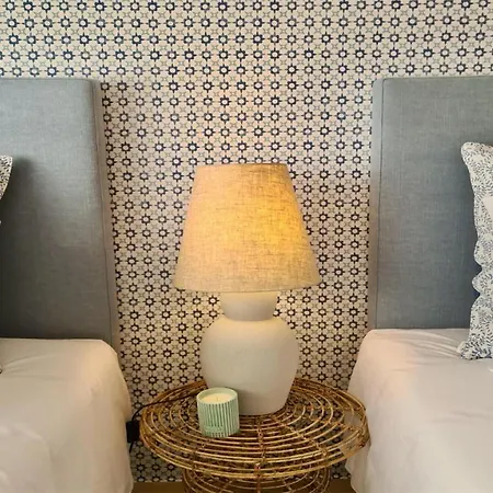 Adam's Place Апартаменты *