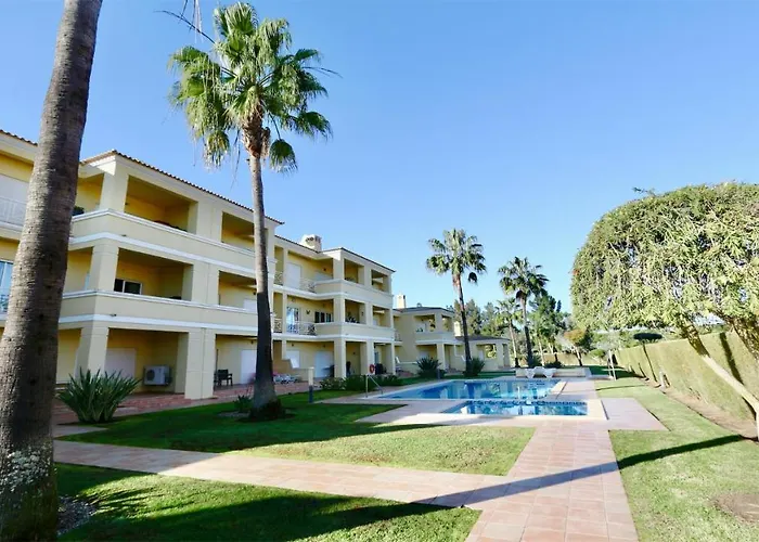 Adam's Place Apartament *