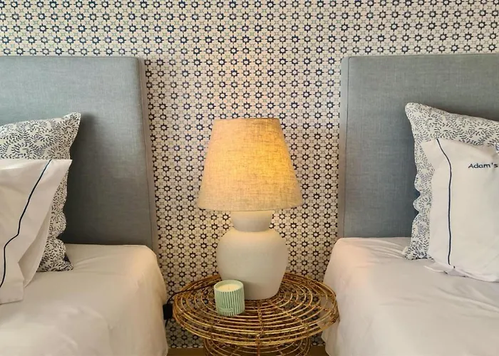 Adam's Place Apartament *